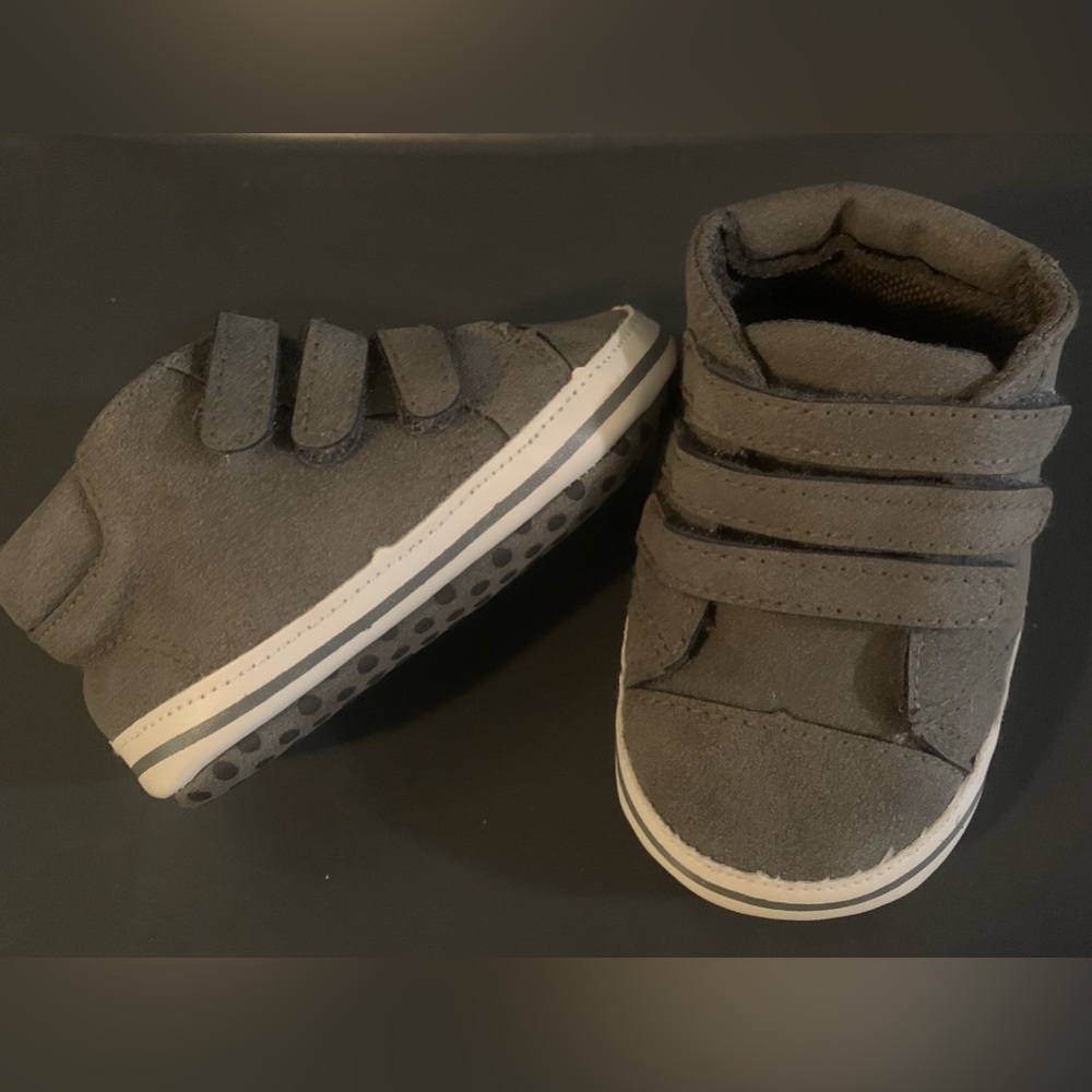 Teeny Toes Crib sneaker/shoe